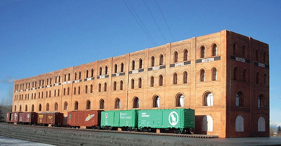Downtown Deco Shipping Warehouse Flat (N Scale)