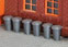 Walthers SceneMaster Vintage Garbage Cans